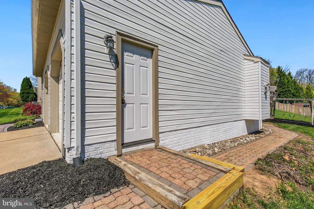 6465 WESLEY LANE