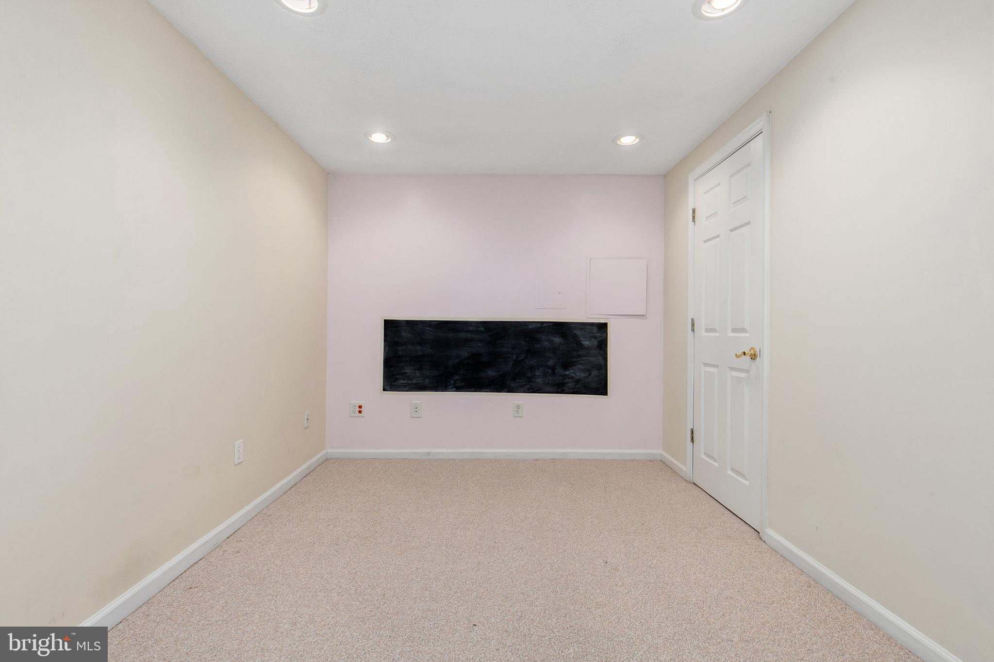 6465 WESLEY LANE