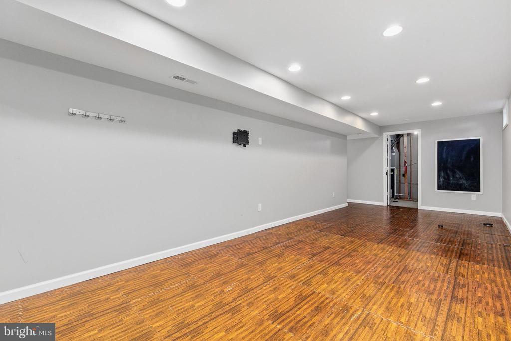 6465 WESLEY LANE