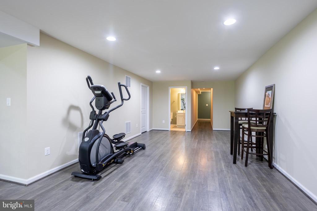 6486 PARK FOREST CIRCLE