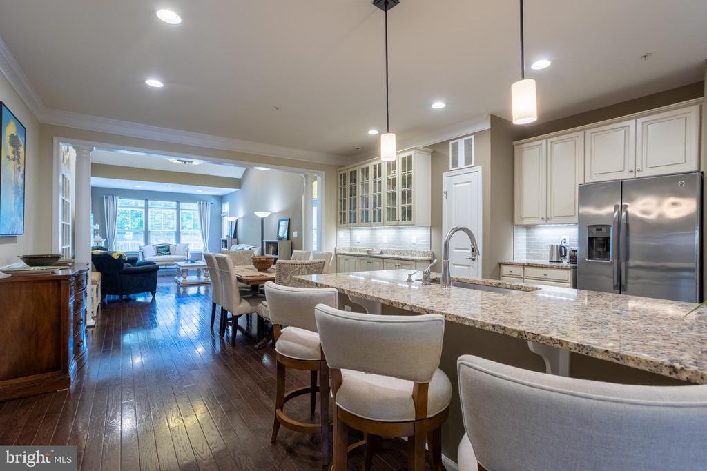 6486 PARK FOREST CIRCLE