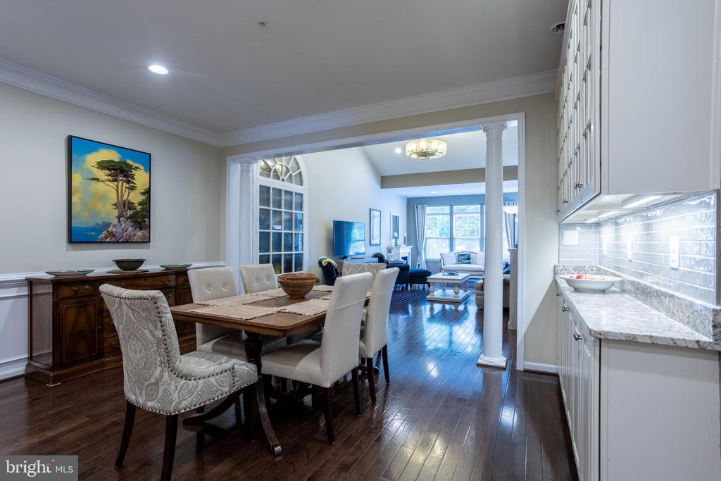 6486 PARK FOREST CIRCLE
