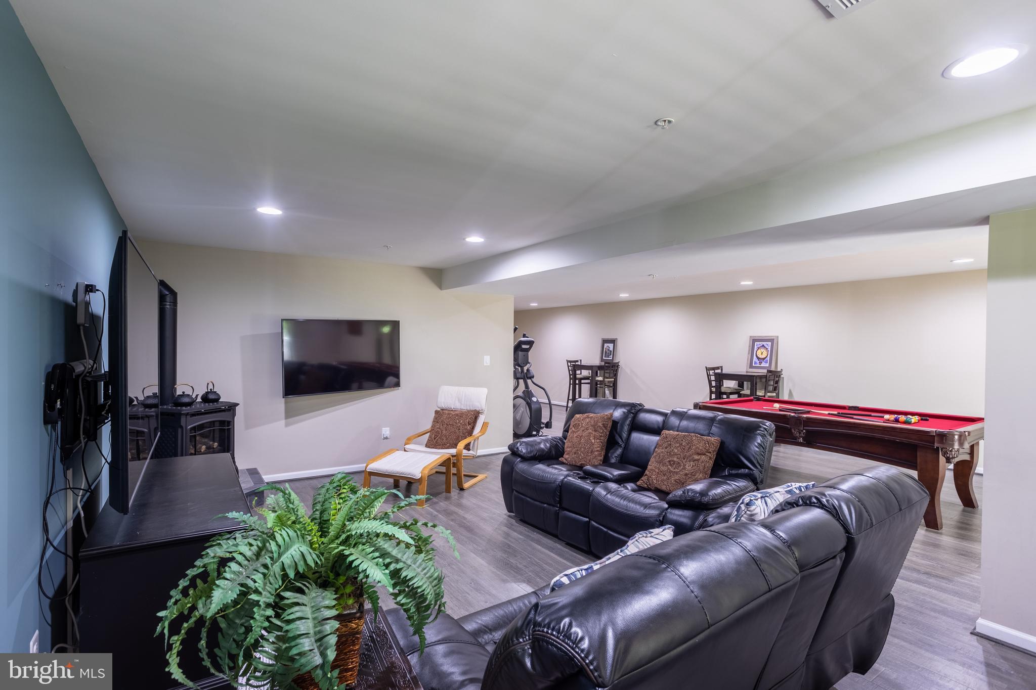 6486 PARK FOREST CIRCLE