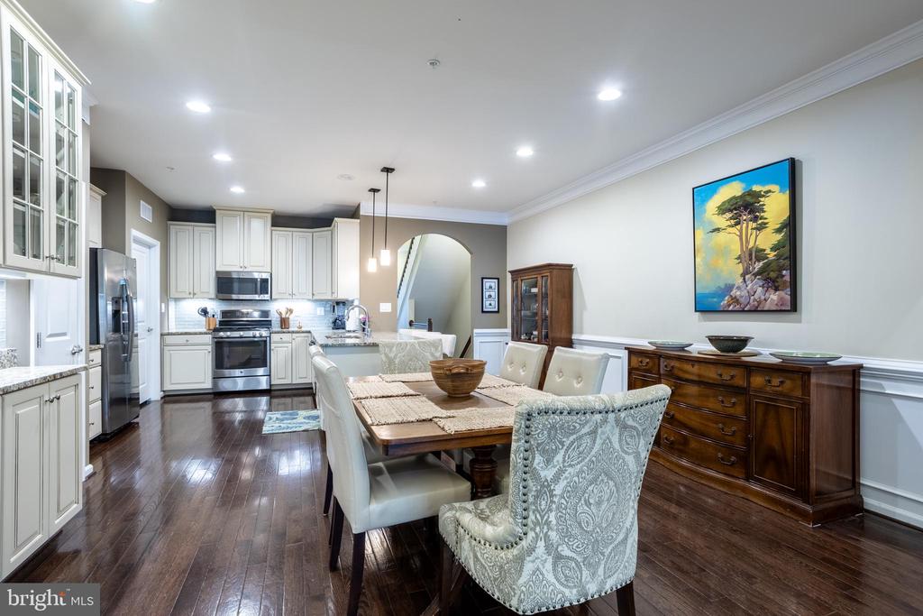 6486 PARK FOREST CIRCLE
