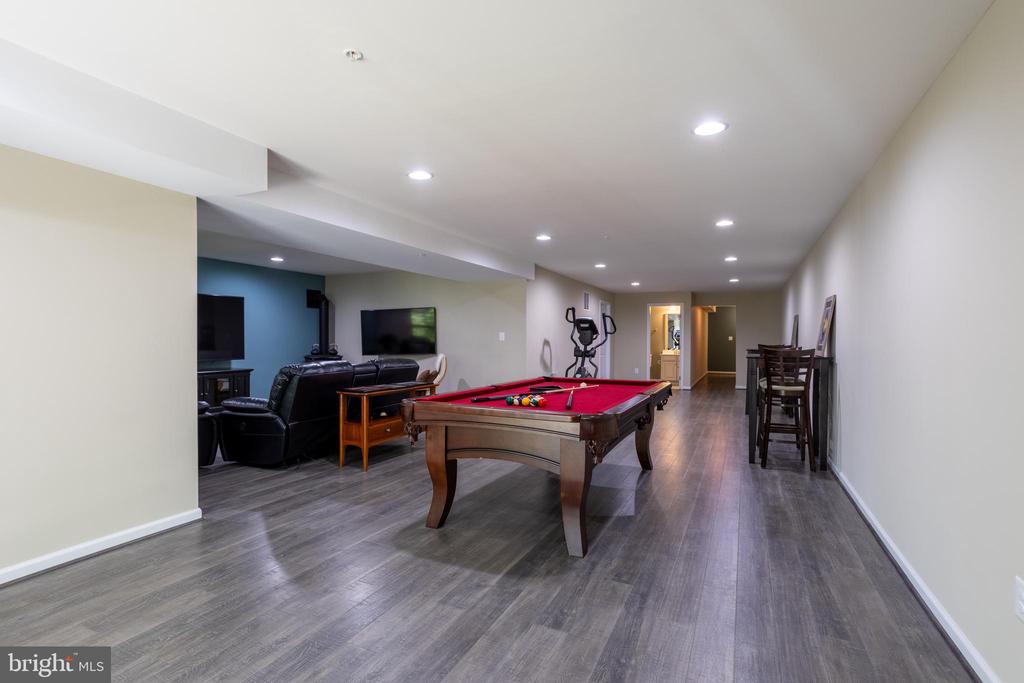 6486 PARK FOREST CIRCLE