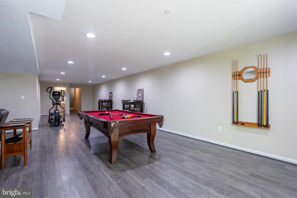 6486 PARK FOREST CIRCLE
