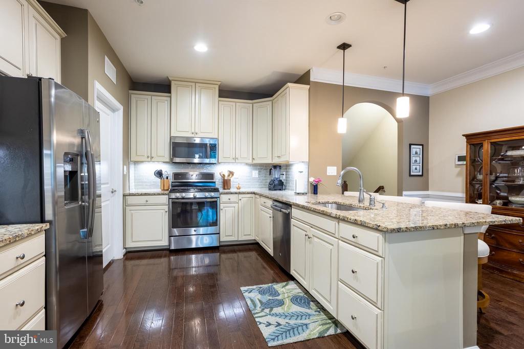 6486 PARK FOREST CIRCLE