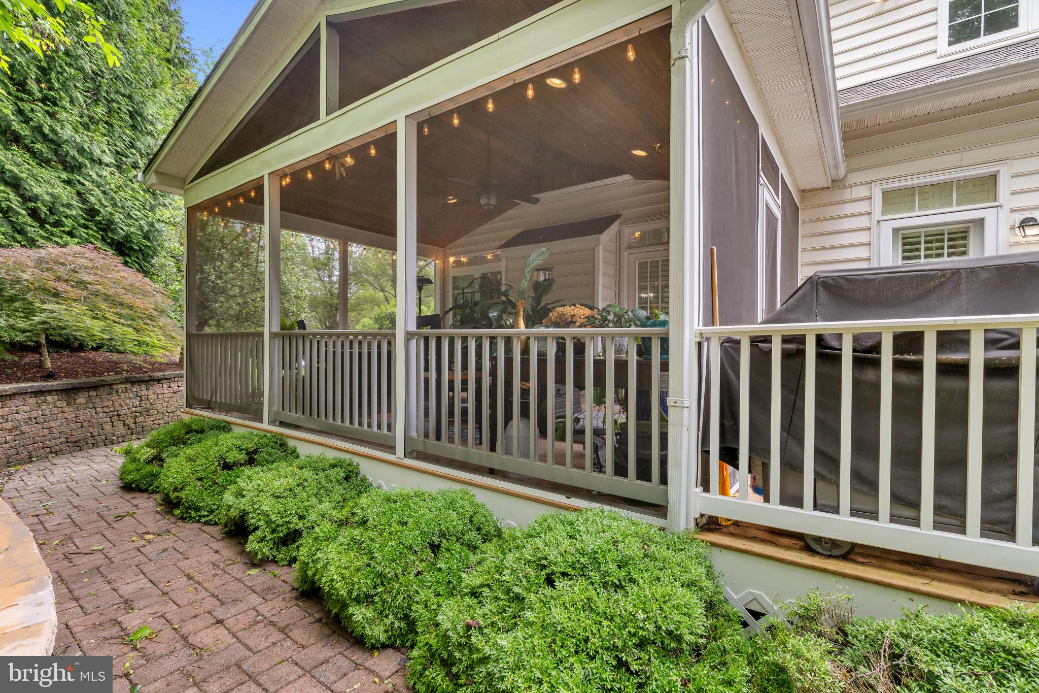 7246 PEBBLE CREEK DRIVE 25