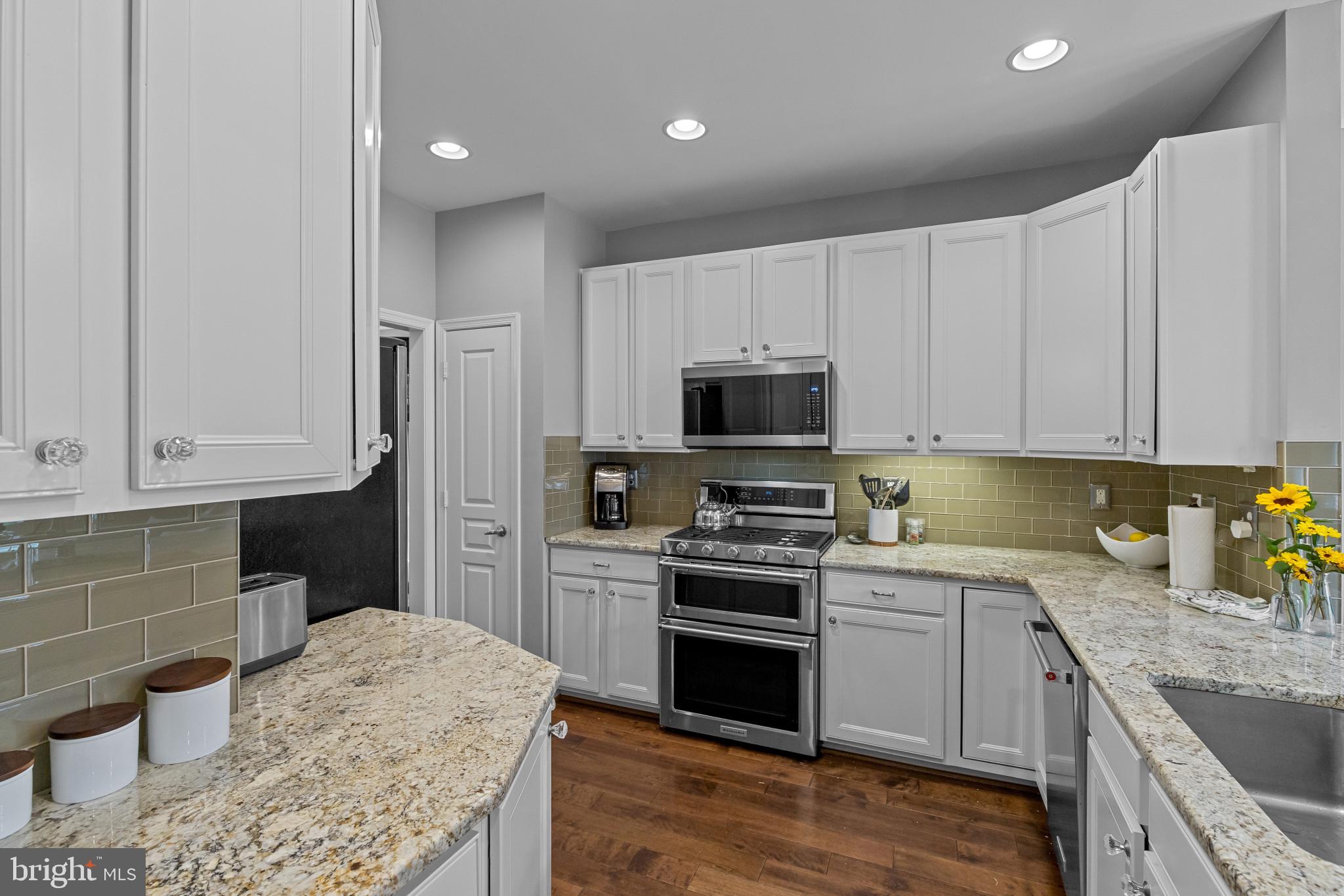7246 PEBBLE CREEK DRIVE 25