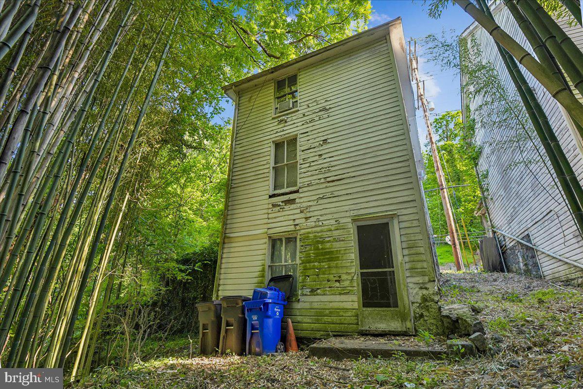 8472 FREDERICK ROAD
