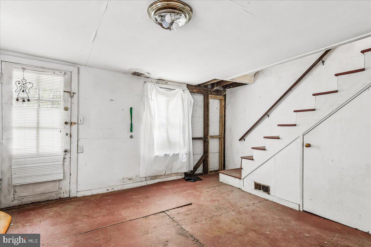 8472 FREDERICK ROAD