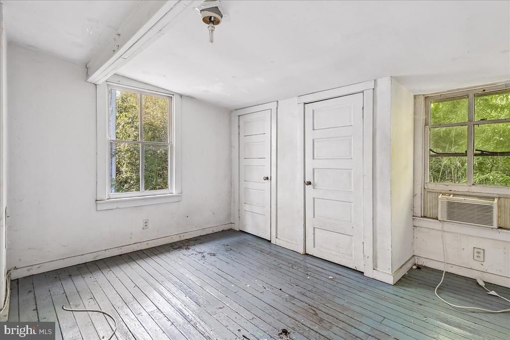 8472 FREDERICK ROAD