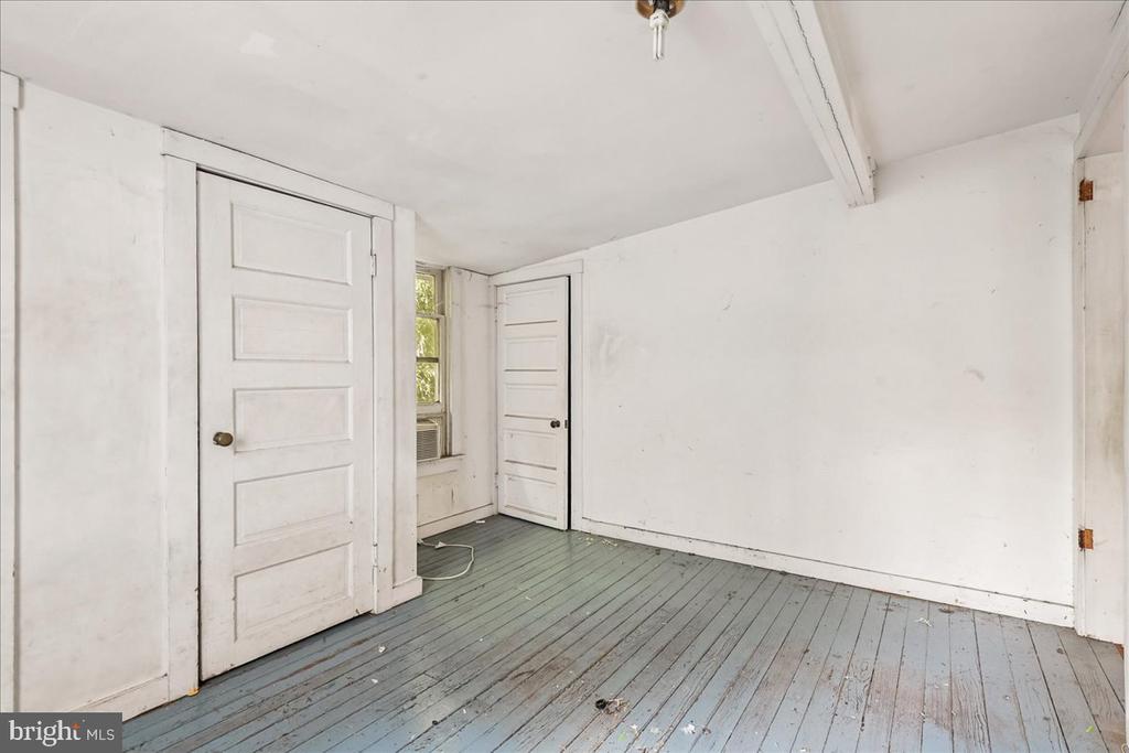 8472 FREDERICK ROAD
