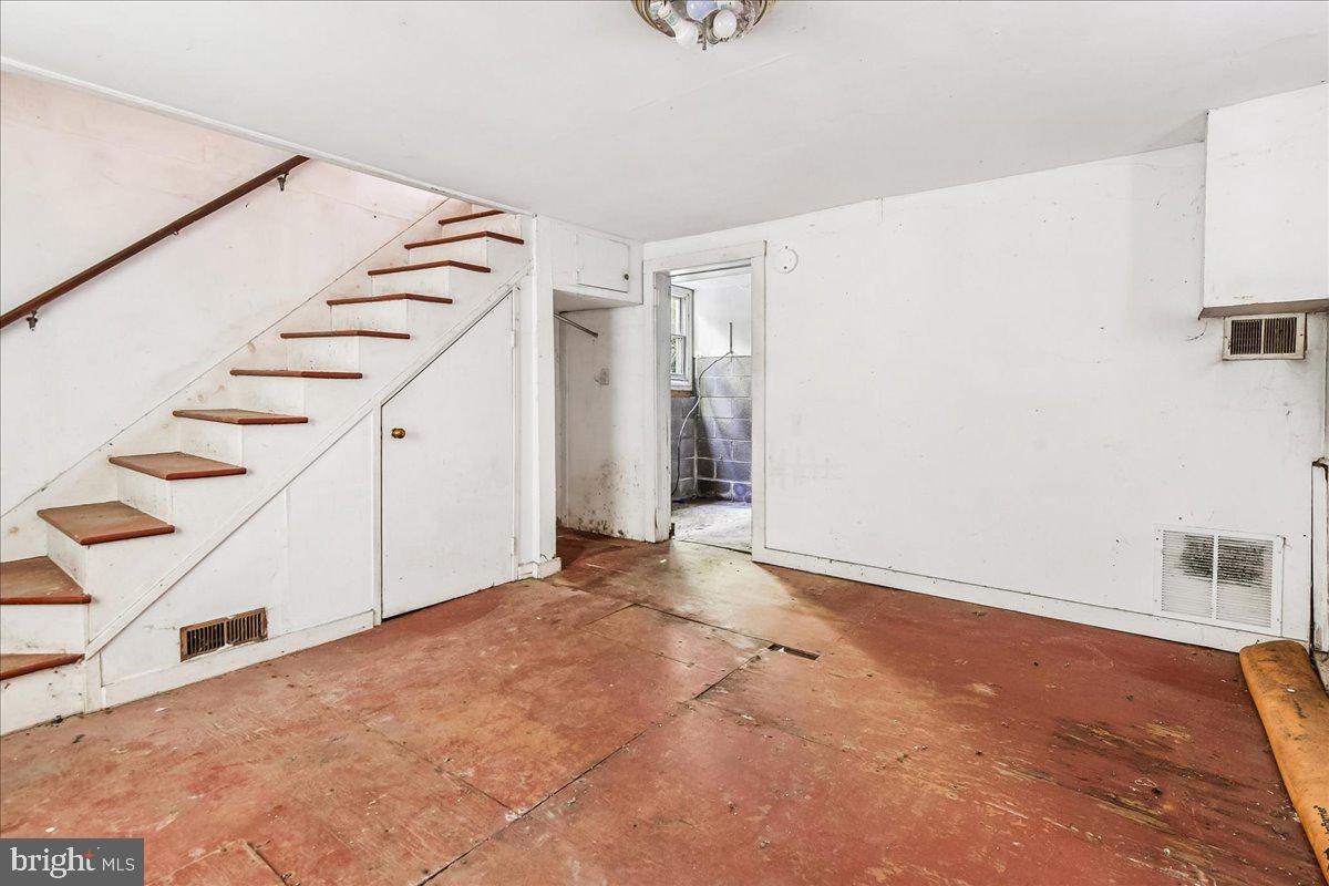 8472 FREDERICK ROAD