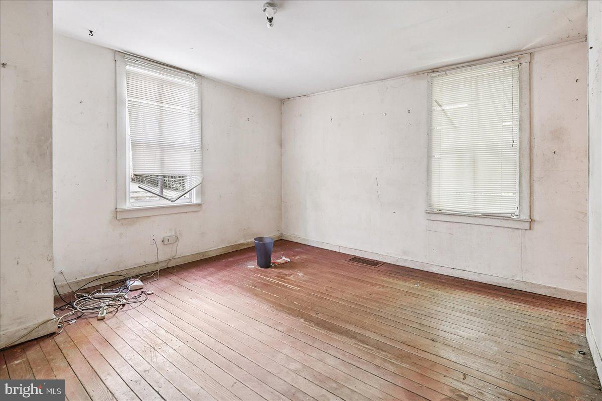 8472 FREDERICK ROAD