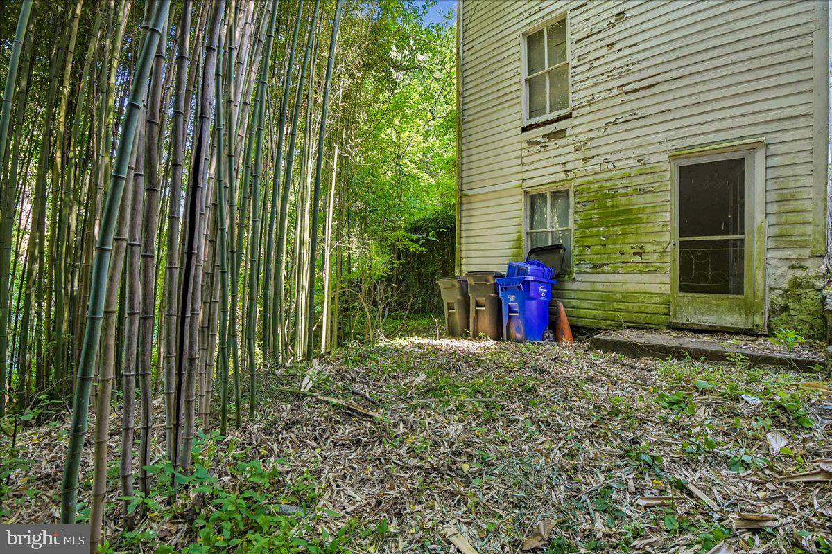 8472 FREDERICK ROAD