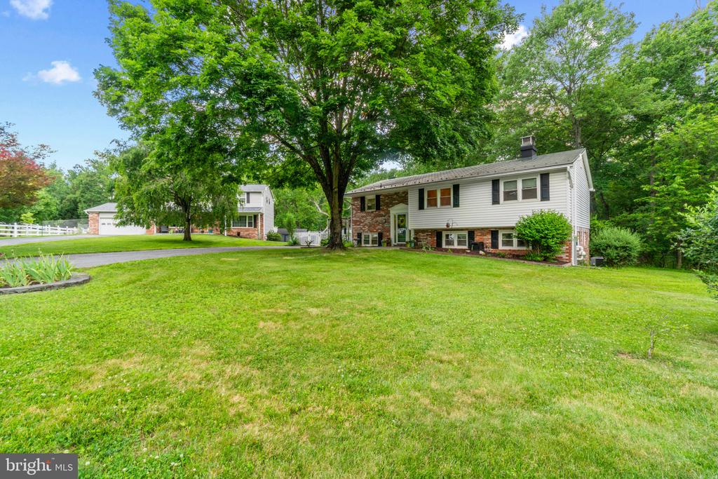 3738 CROSS BOW COURT