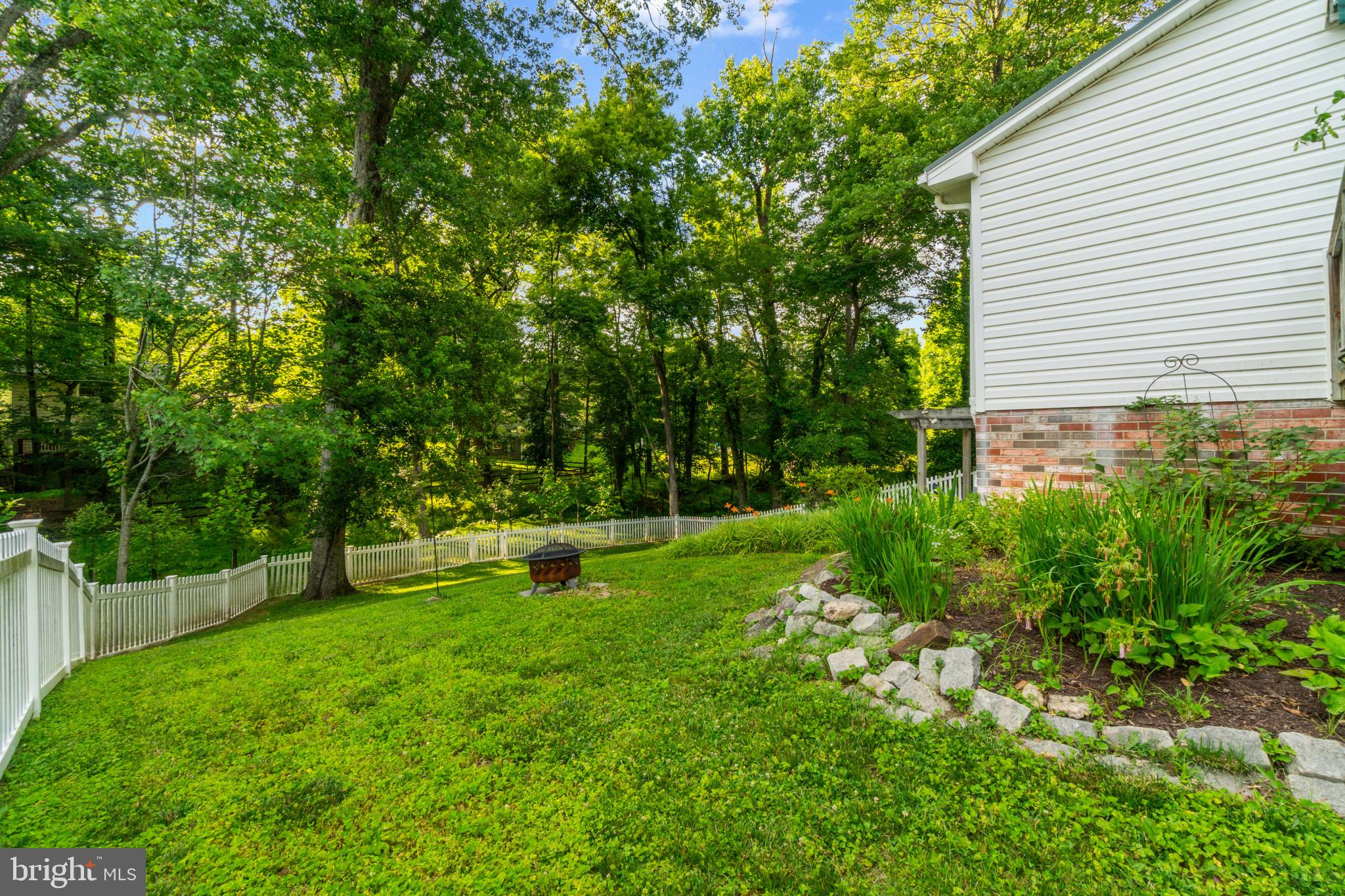3738 CROSS BOW COURT