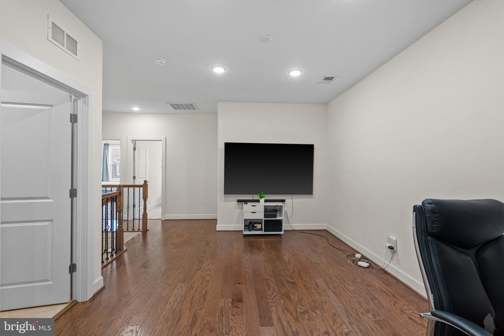 2609 VARDON LANE