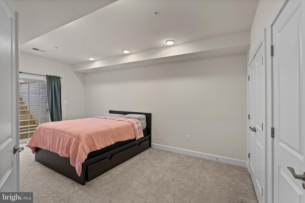 2609 VARDON LANE
