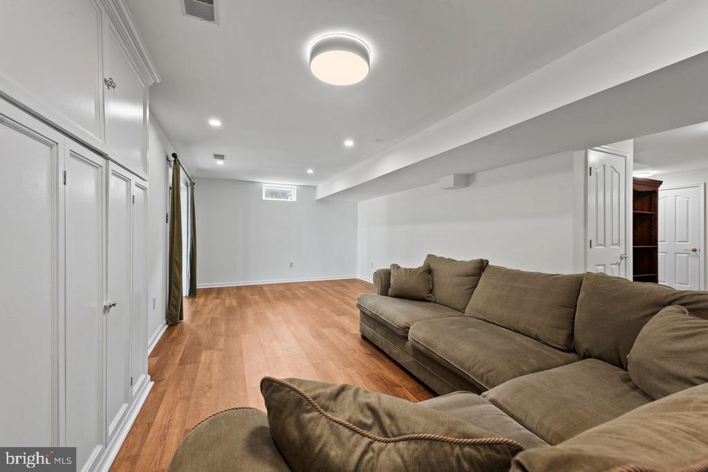 8229 MICHAELS RDG RIDGE