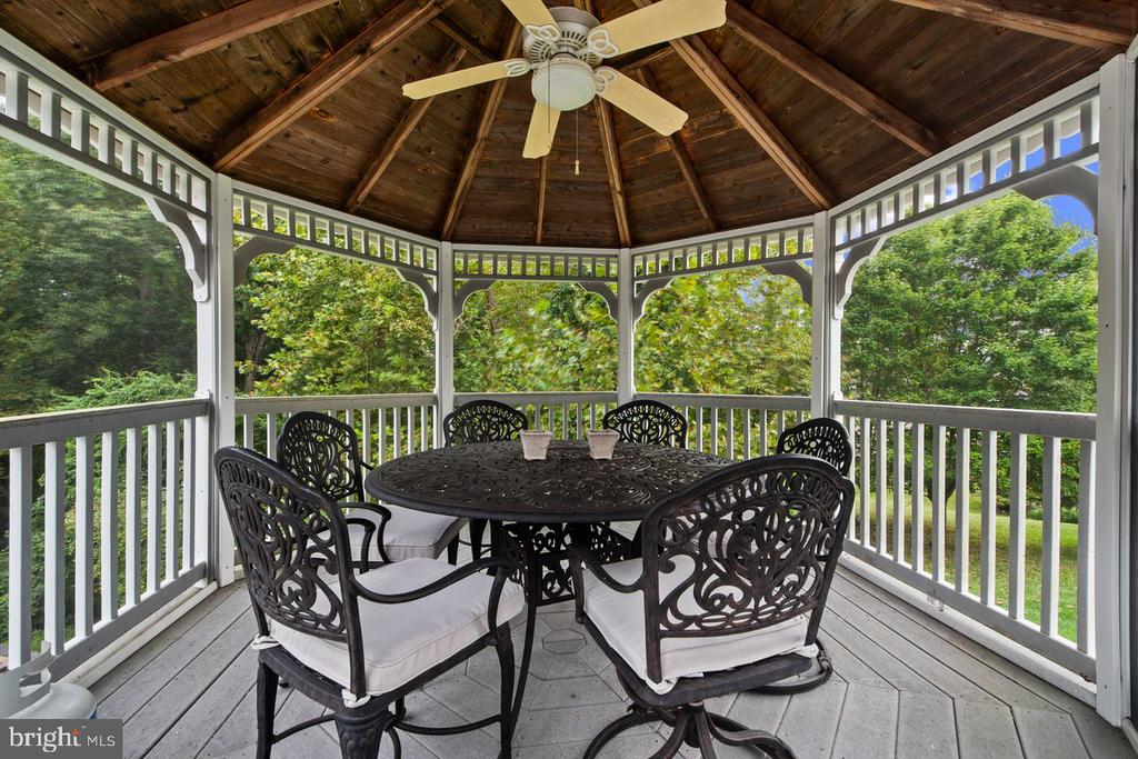 8229 MICHAELS RDG RIDGE