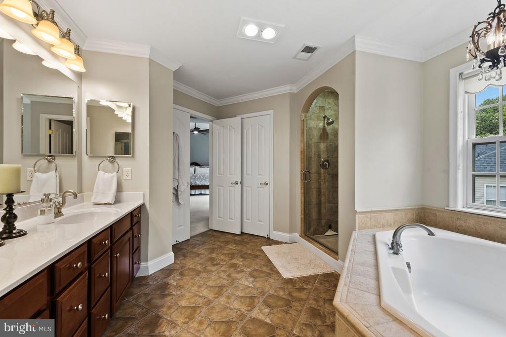 8229 MICHAELS RDG RIDGE