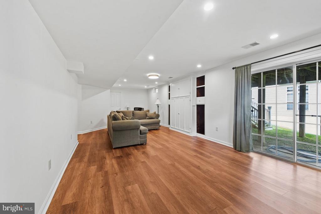 8229 MICHAELS RDG RIDGE