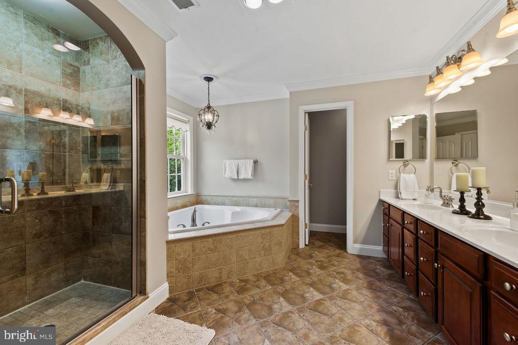8229 MICHAELS RDG RIDGE