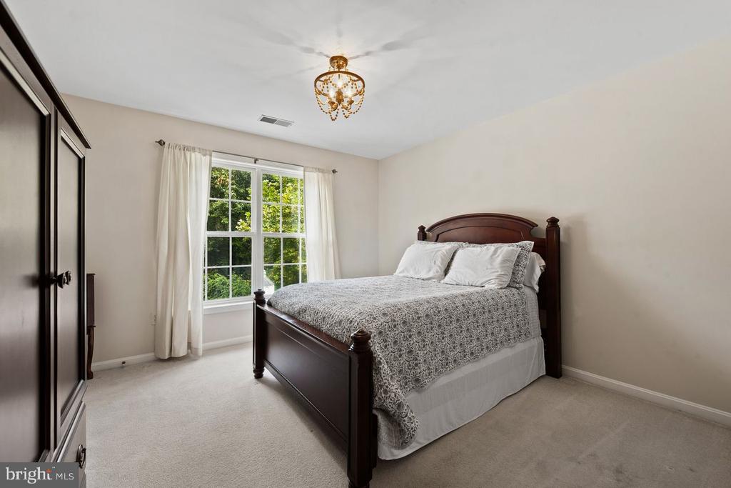 8229 MICHAELS RDG RIDGE
