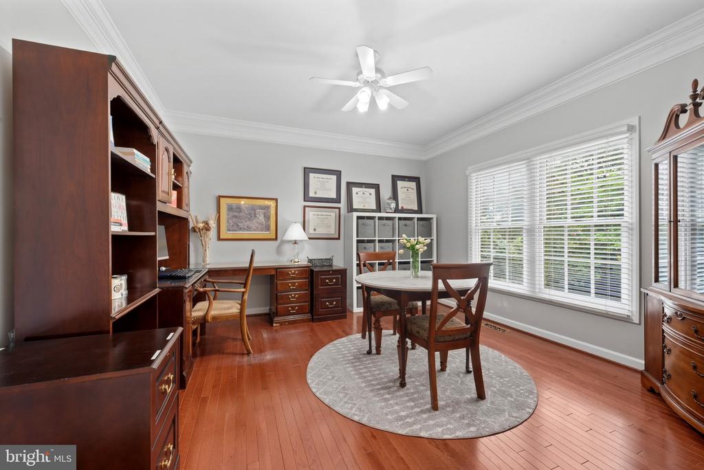 5427 SIMPKINS COURT