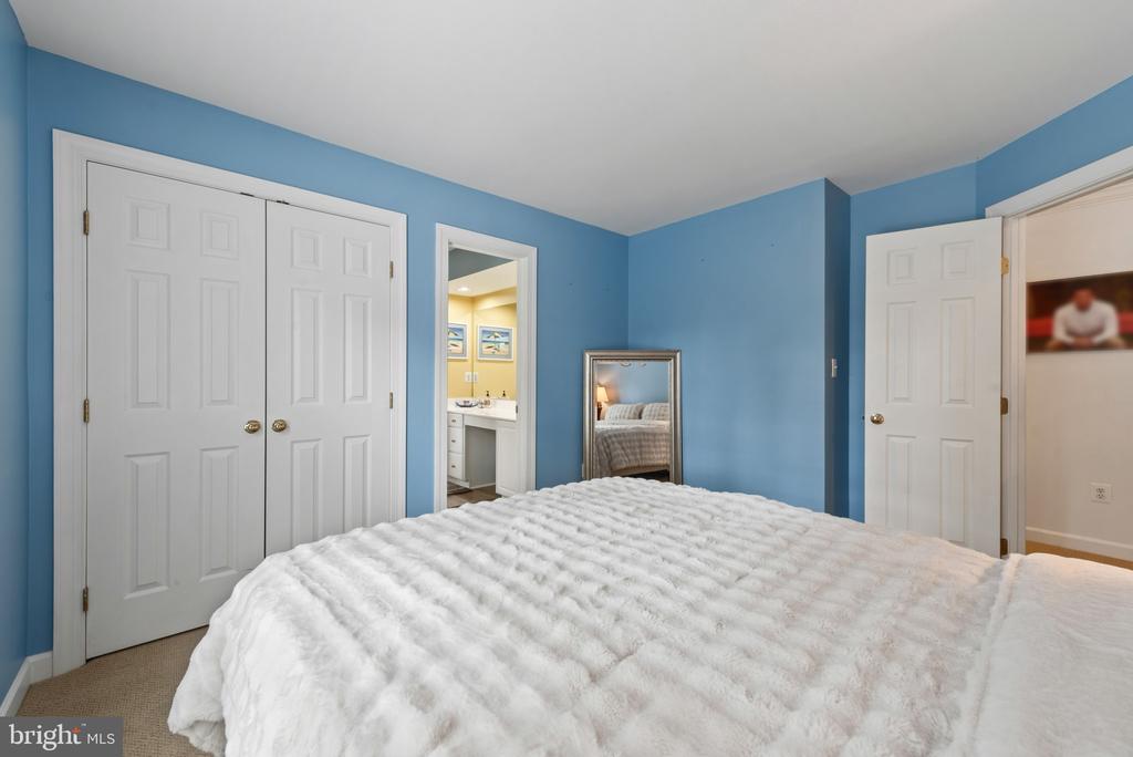 5427 SIMPKINS COURT