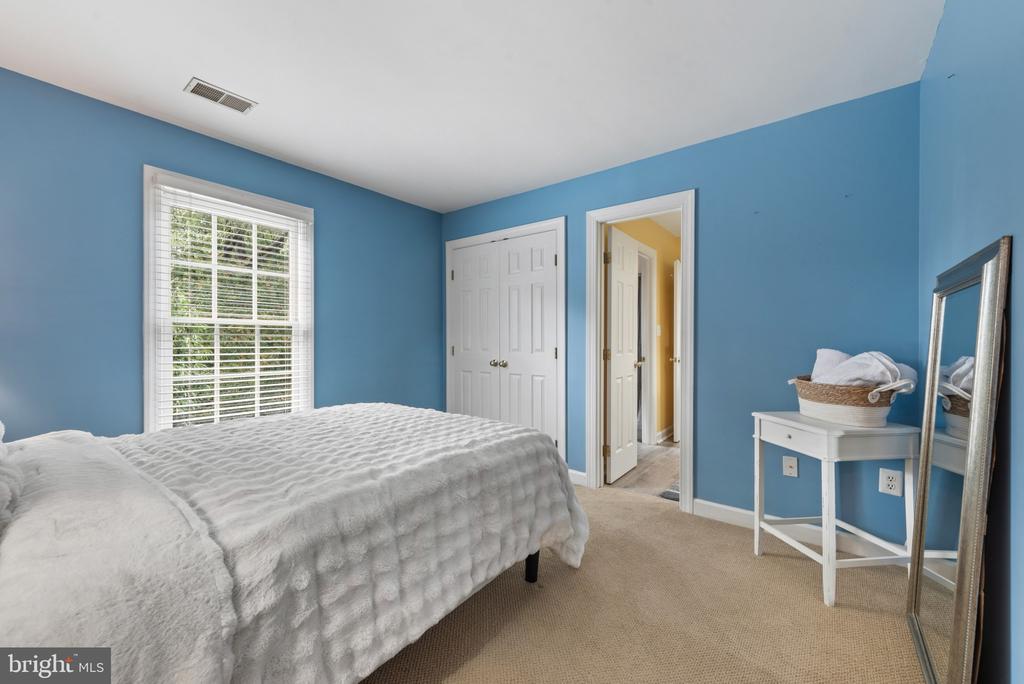 5427 SIMPKINS COURT