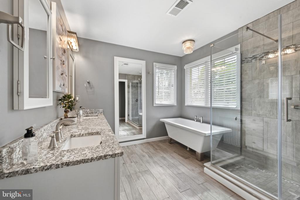 5427 SIMPKINS COURT