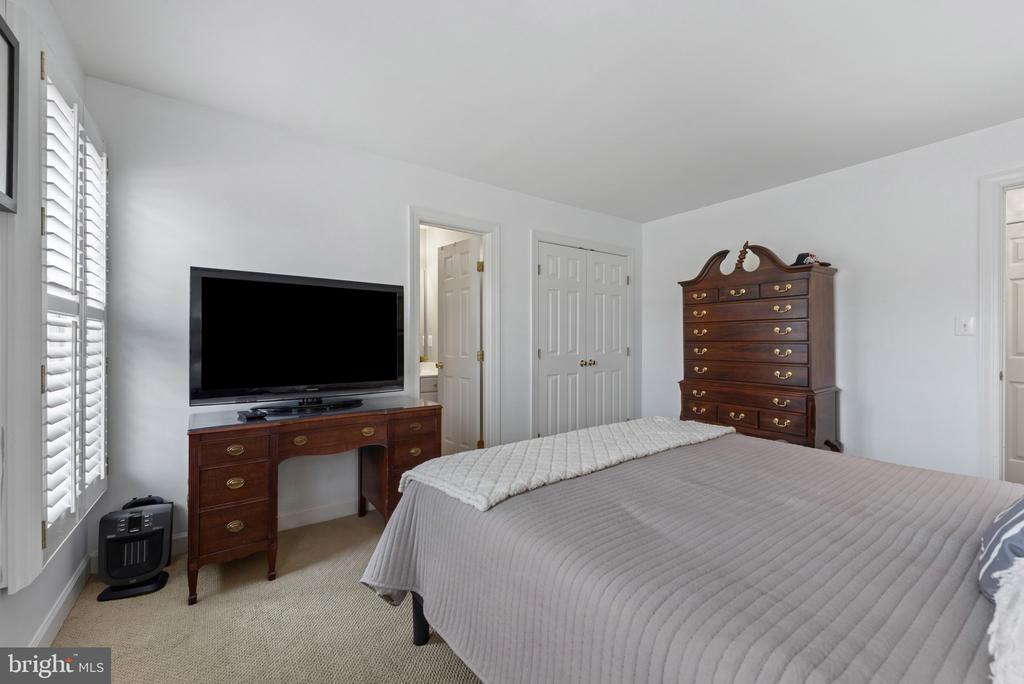 5427 SIMPKINS COURT