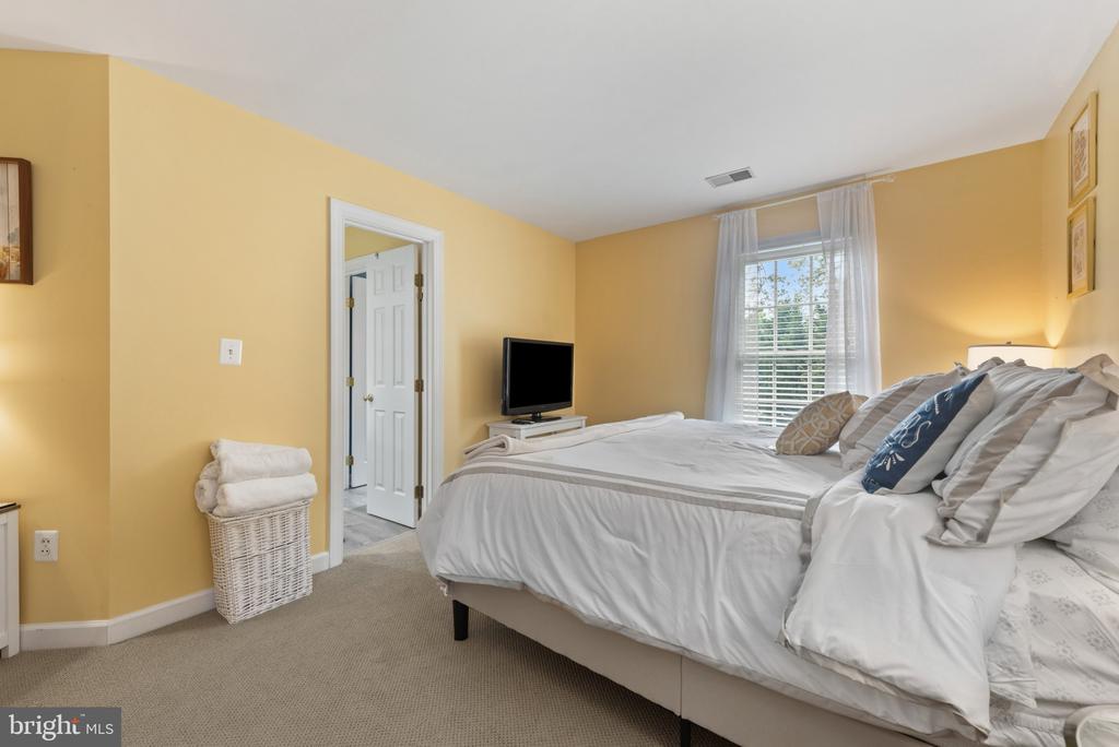 5427 SIMPKINS COURT