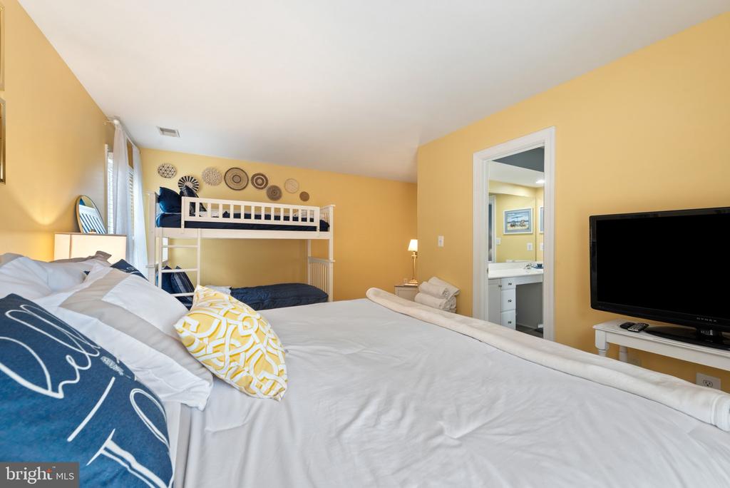 5427 SIMPKINS COURT