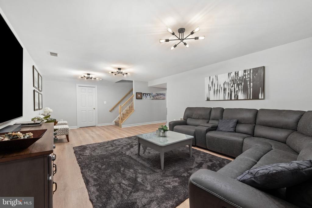 5427 SIMPKINS COURT