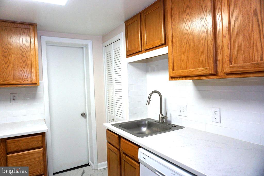 5430 EL CAMINO Unit: 1 AB