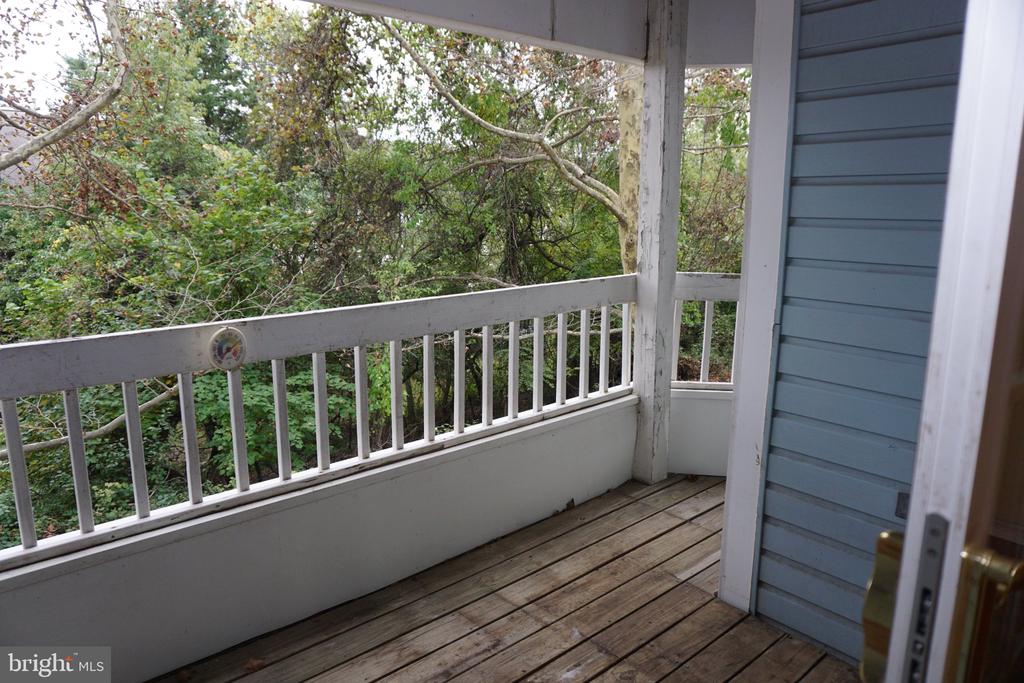 8397 MONTGOMERY RUN ROAD Unit: G