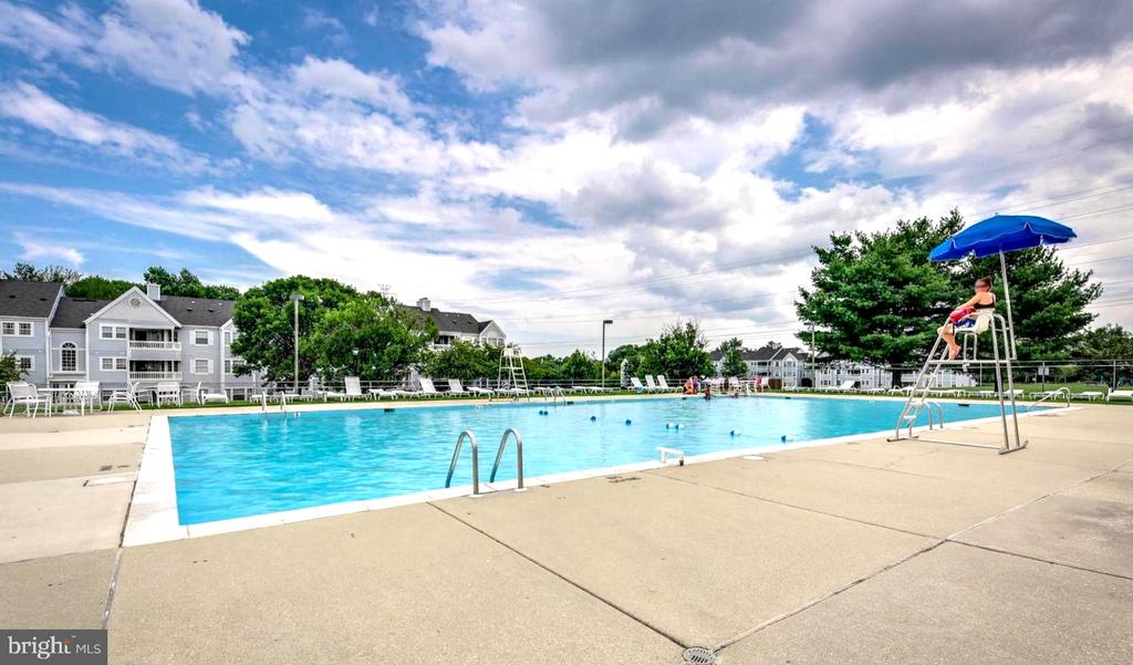 8397 MONTGOMERY RUN ROAD Unit: G