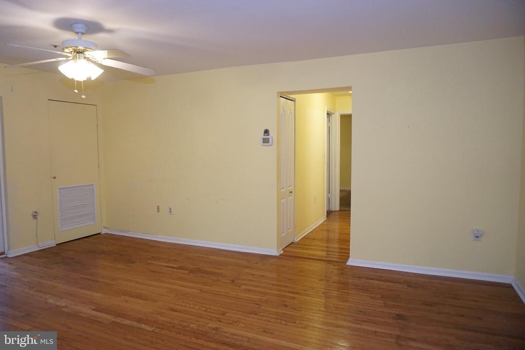 8397 MONTGOMERY RUN ROAD Unit: G
