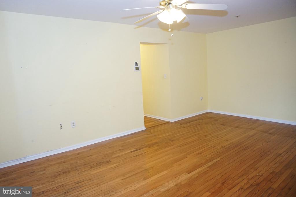 8397 MONTGOMERY RUN ROAD Unit: G
