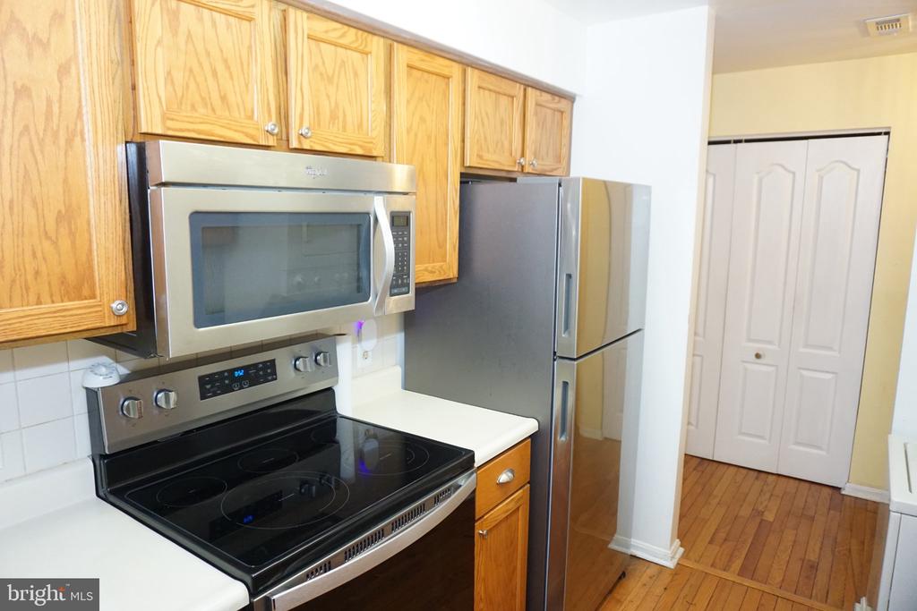 8397 MONTGOMERY RUN ROAD Unit: G