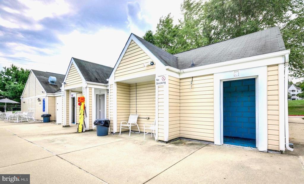 8397 MONTGOMERY RUN ROAD Unit: G