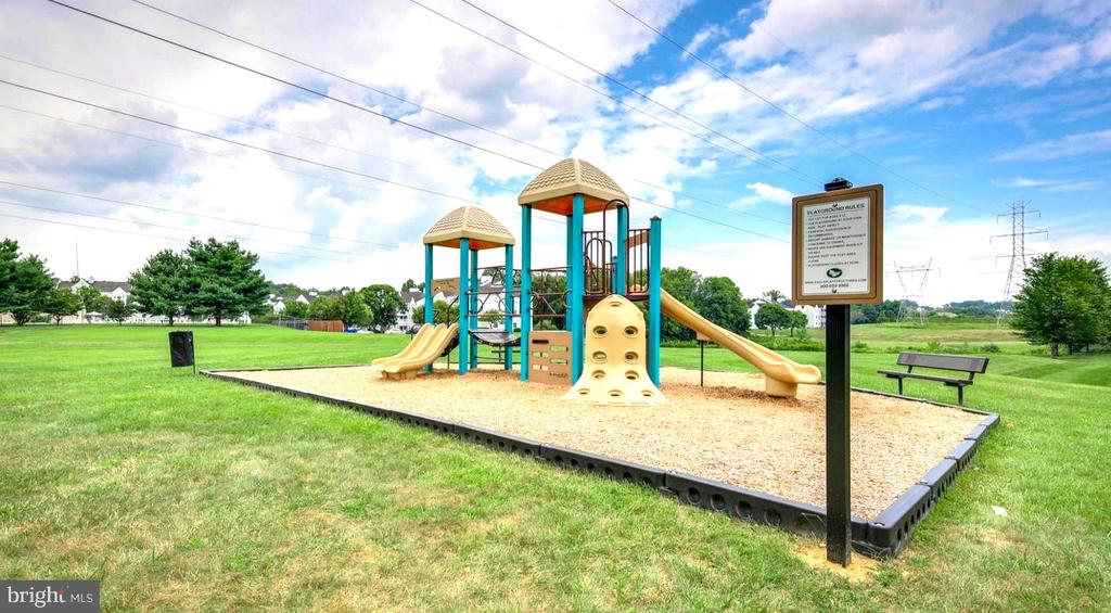8397 MONTGOMERY RUN ROAD Unit: G