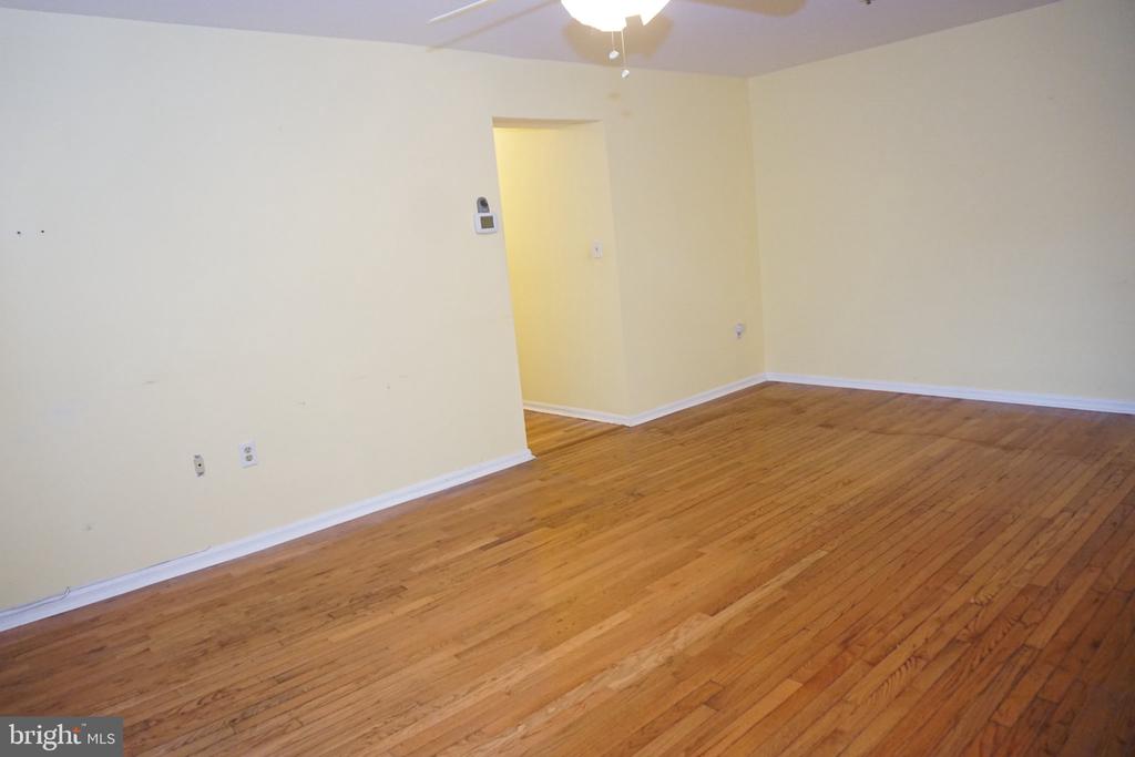 8397 MONTGOMERY RUN ROAD Unit: G