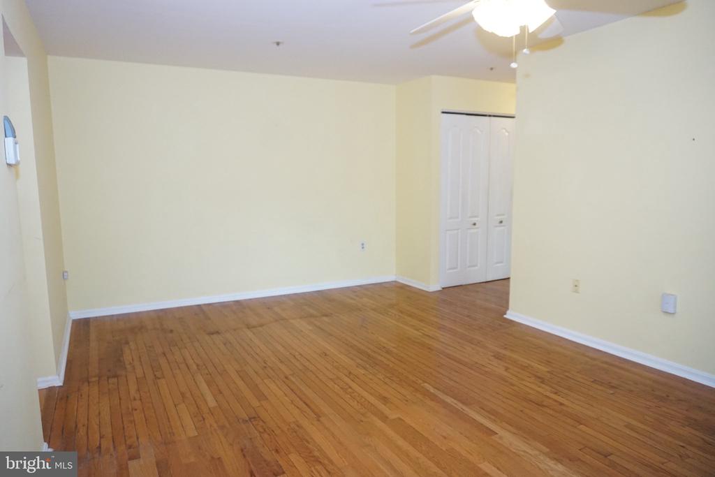 8397 MONTGOMERY RUN ROAD Unit: G