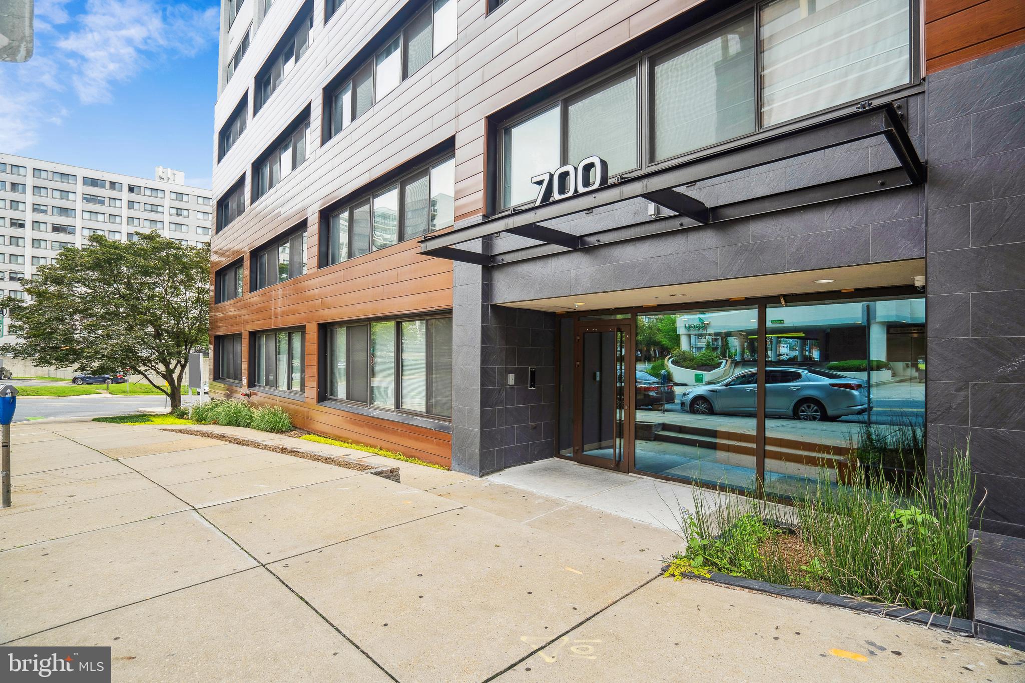 700 ROEDER ROAD Unit: 404