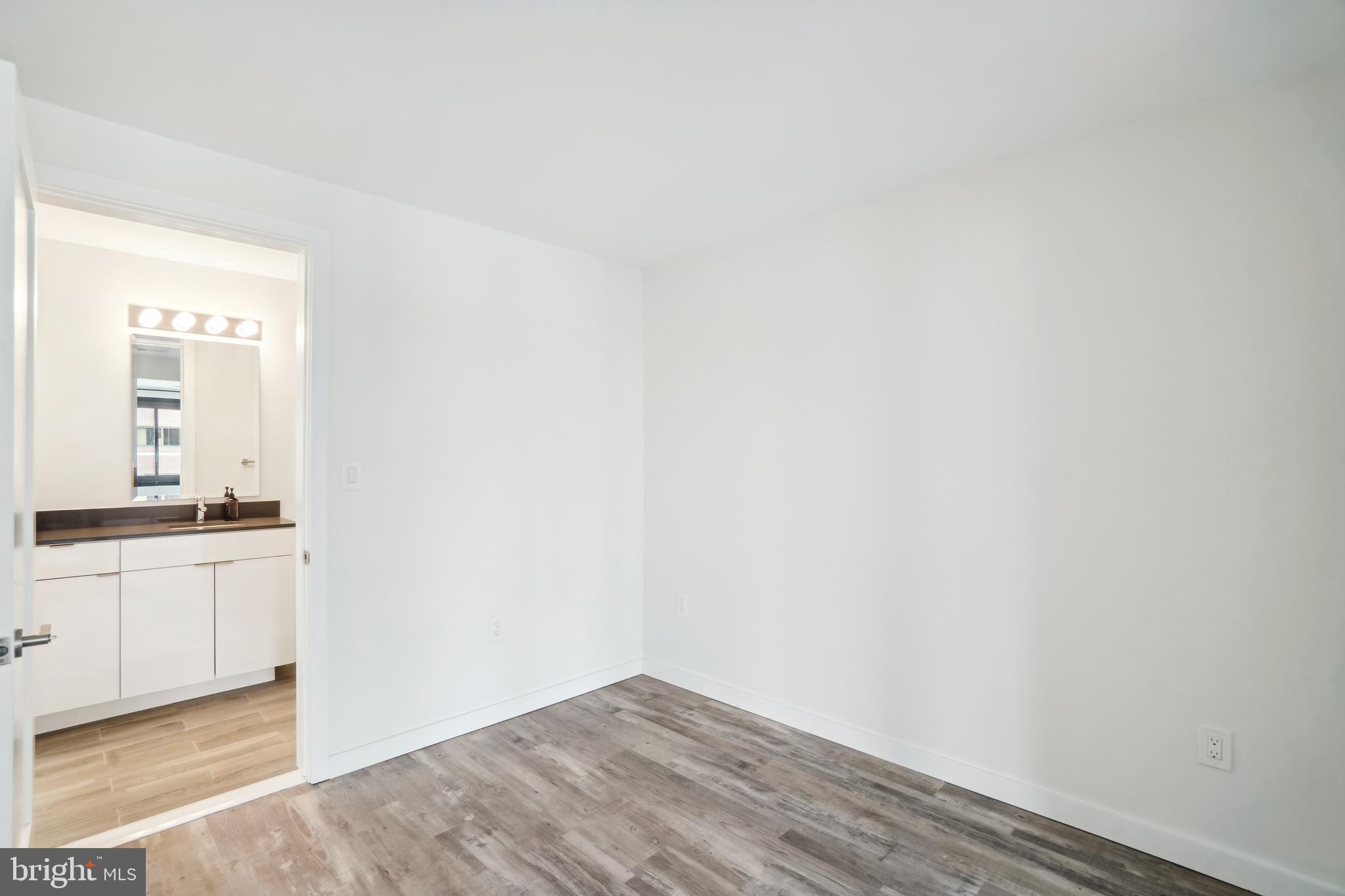 700 ROEDER ROAD Unit: 404